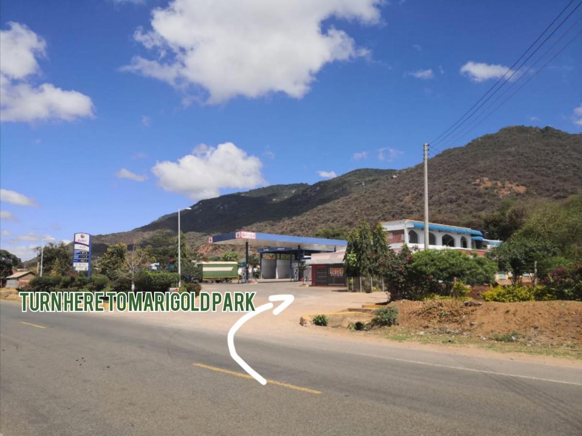Marigold Park B&B Namanga Bagian luar foto